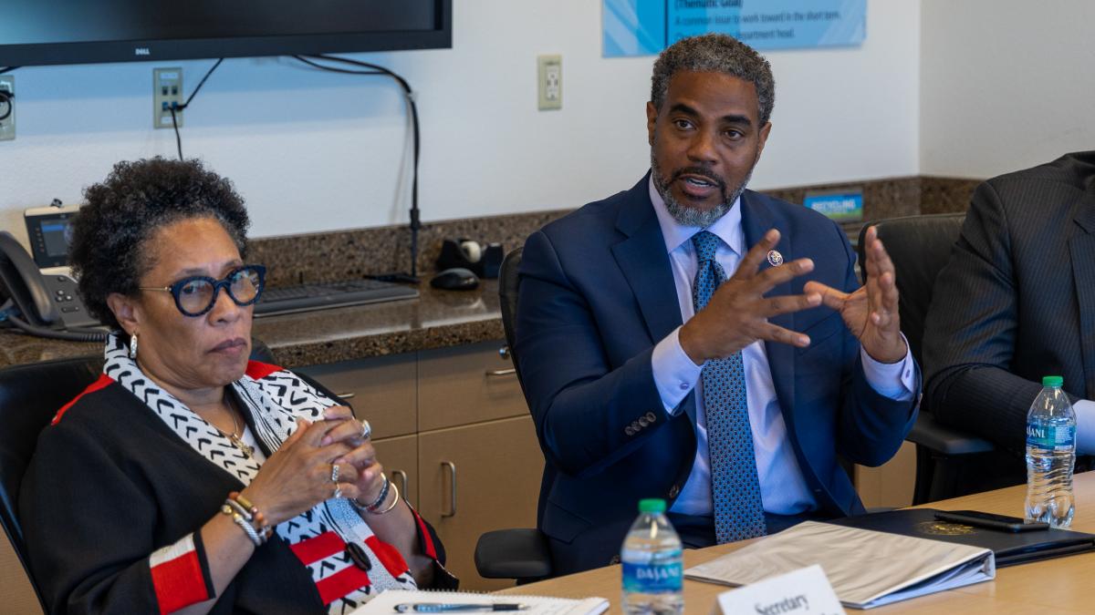 Rep. Horsford and HUD Secretary Fudge speak with a group of housing stakeholders in Nevada.