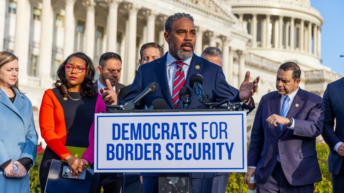 Congressman Horsford speaks at a press conference for Democrats for Border Security.