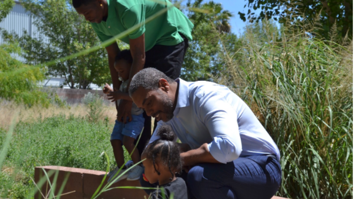Congressman Horsford with students