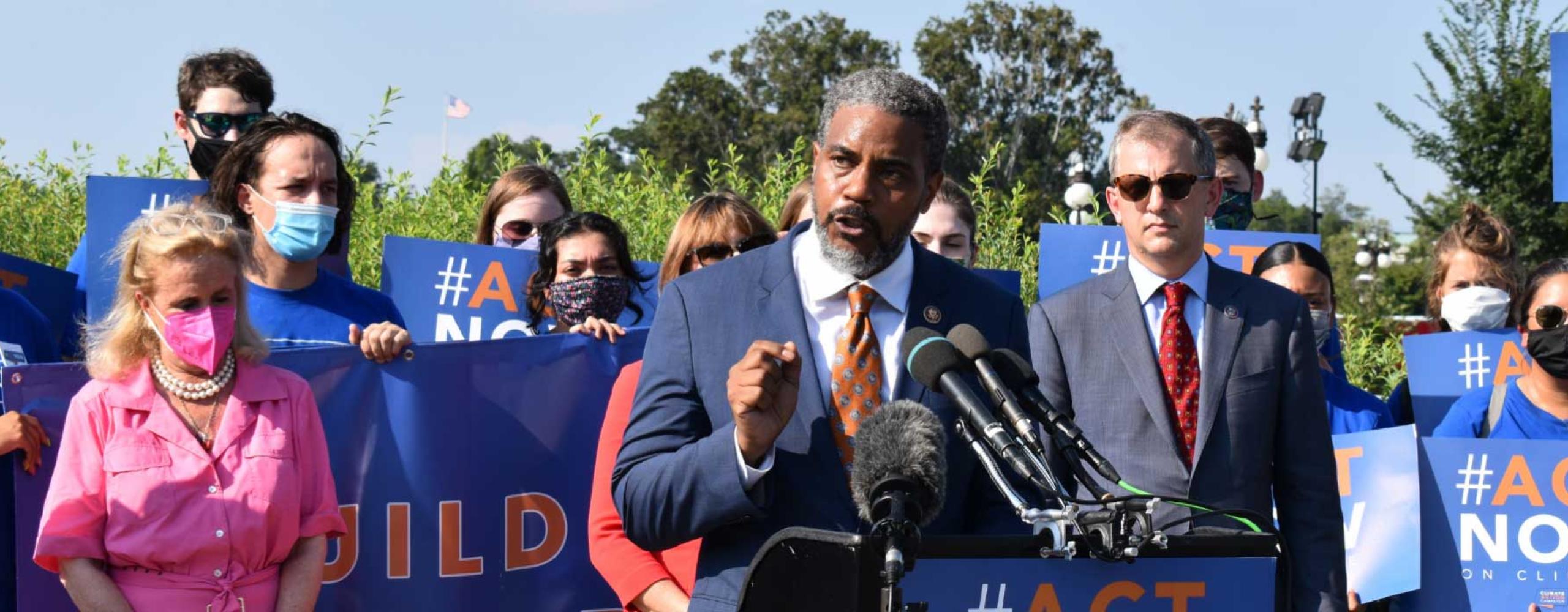 Horsford giving speech