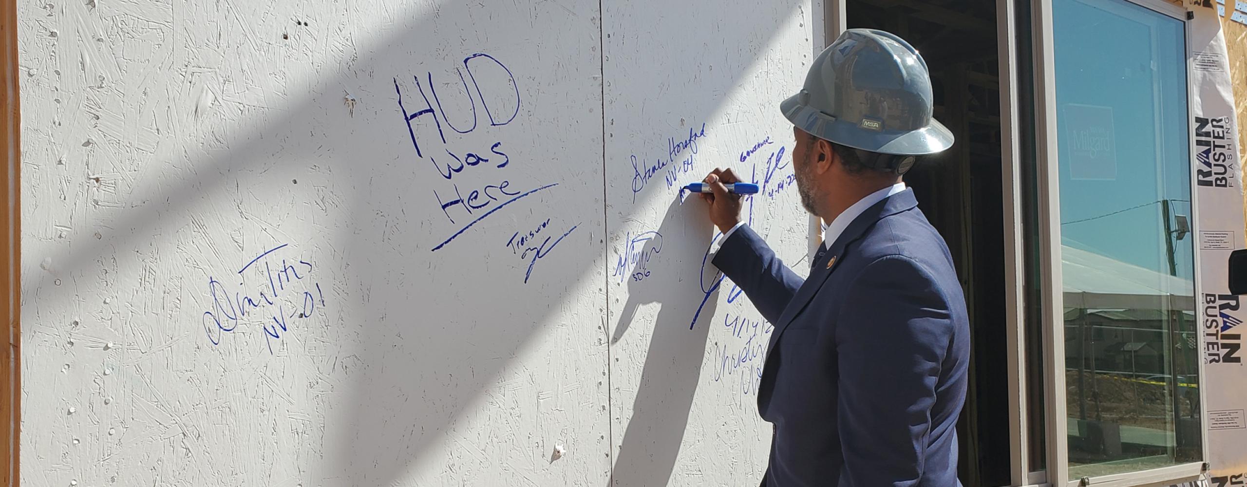 Congressman Horsford attends a HUD groundbreaking event.